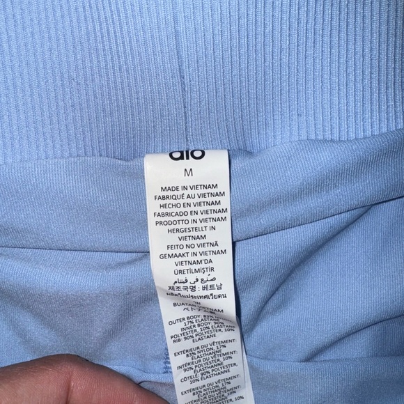 Alo Breezy Short Seashell Blue - Picture 3 of 4